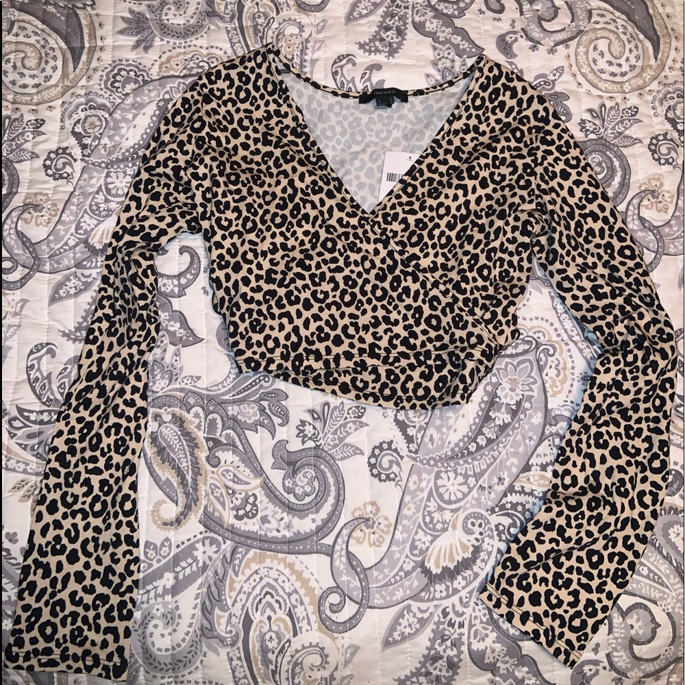 BNWT FOREVER 21 Cheetah Medium Crop Top